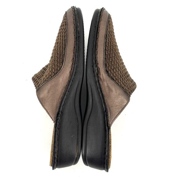 La Plume Women's Flex Bronze Flat Ruched Leather Mules (EU39 - US 8.5) - Picture 5 of 8